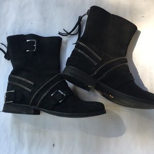 Suede boots